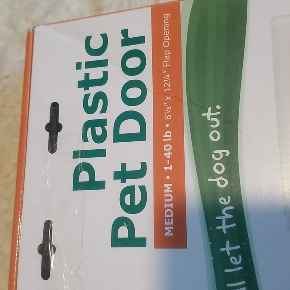 Pet Safe Plastic Pet Door, Dog/ Cat...Medium 1-40 lbs. - Picture 2 of 3